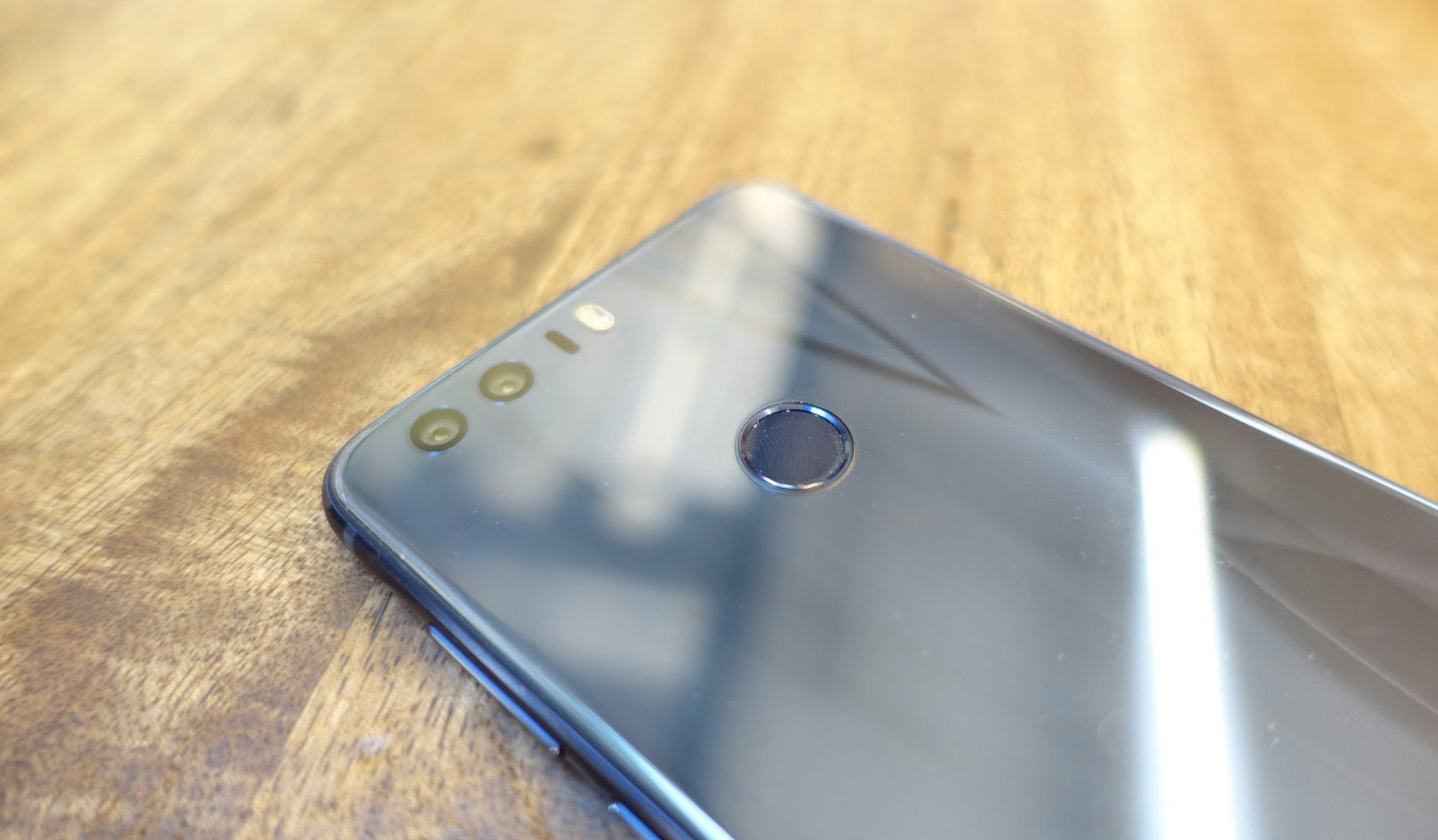 Huawei Honor 8: A Galaxy-Style Phone for Half the Price